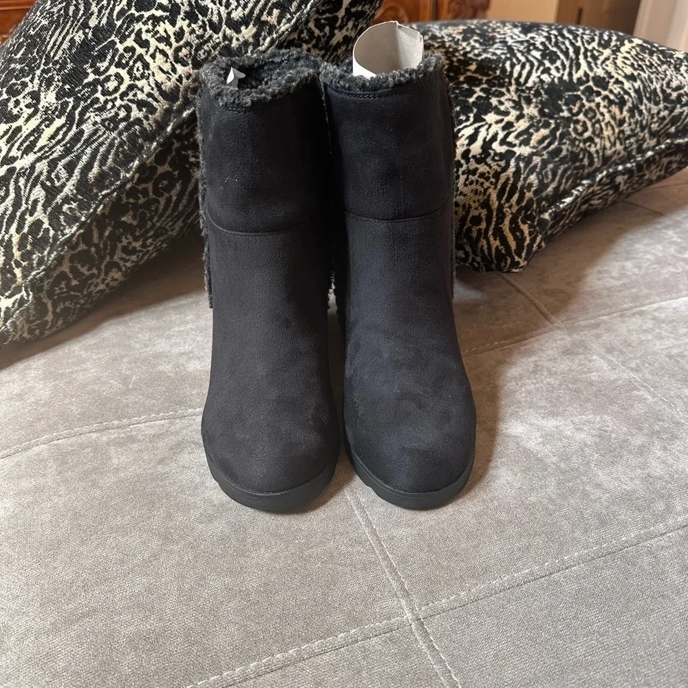 Shoe Dazzle Black Winter Rain Boots with Furry Lining